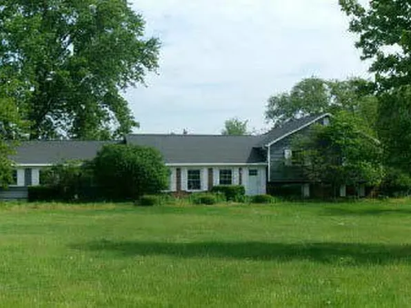 1848 E Marmion Pl, Crete, IL 60417