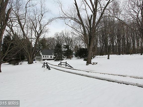 2nd image of 16550 Emory Ln