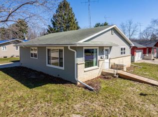 1011 Seymour St, Reedsburg, WI 53959