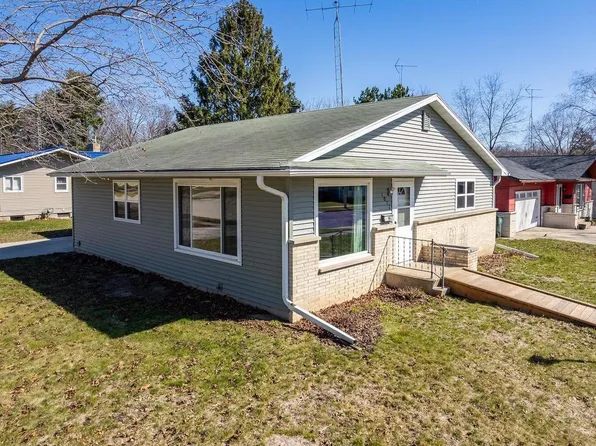 1011 Seymour Street, Reedsburg, WI 53959