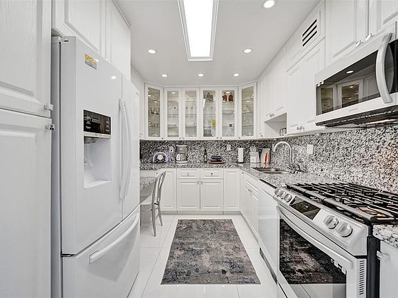 4th image of 2030 S Ocean Dr APT 510