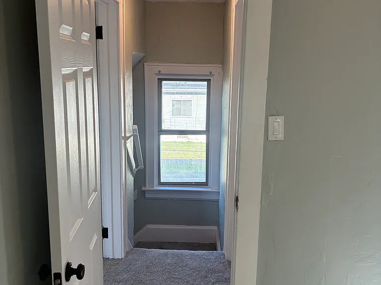 1086 Joy Ave — Photo 18