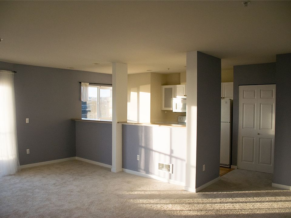 1st image of 524 6th Ave W APT 210