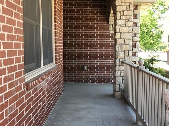 5th image of 2221 S Stonegate Dr