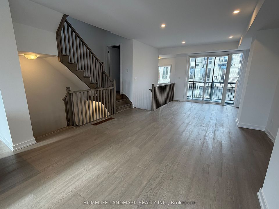 1st image of 11 Bancroft Ln