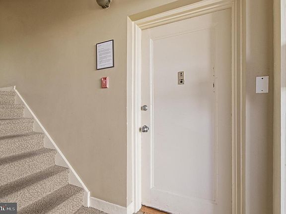 2nd image of 2606 Tunlaw Rd NW APT 2