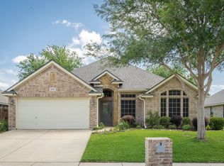 8313 Asta Ct, Benbrook, TX 76126