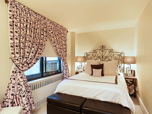 3rd image of 135 E 54th St APT 3K