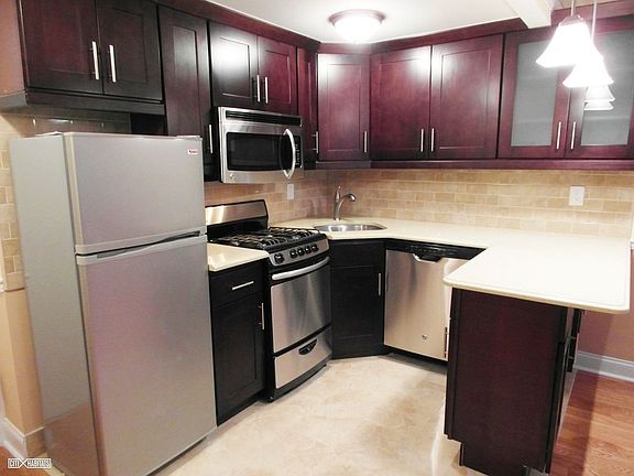 3rd image of 106 W 80th St APT 2F