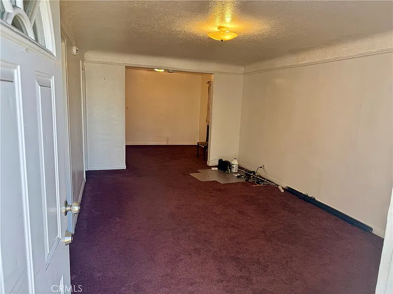 2124 E 122nd St — Photo 2