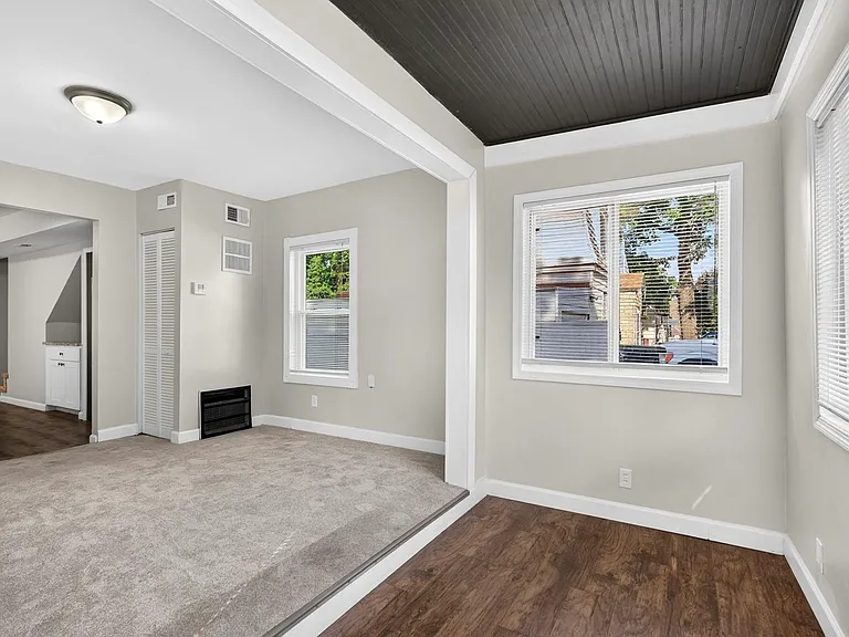 3606 Manhattan Ave — Photo 10