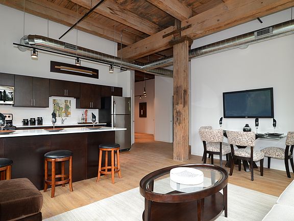 5th image of 125 E 21st St APT 308