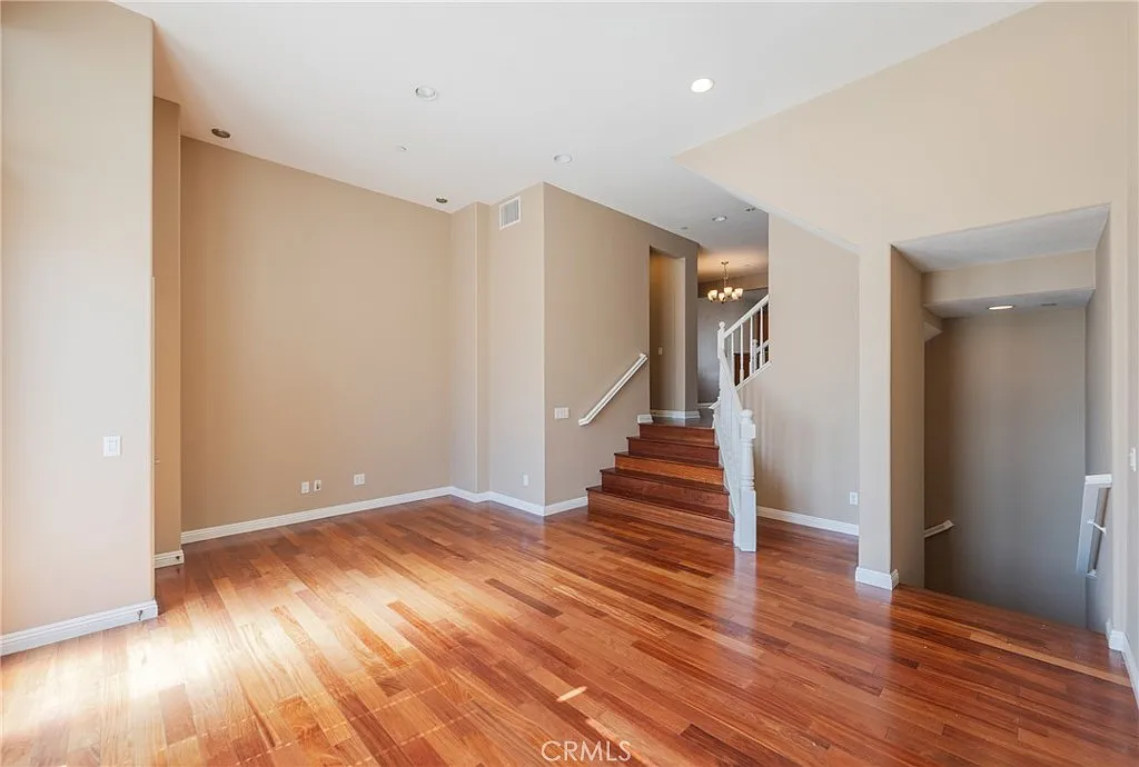 2 bed, 1410 sqft, $4,500 — Photo 2