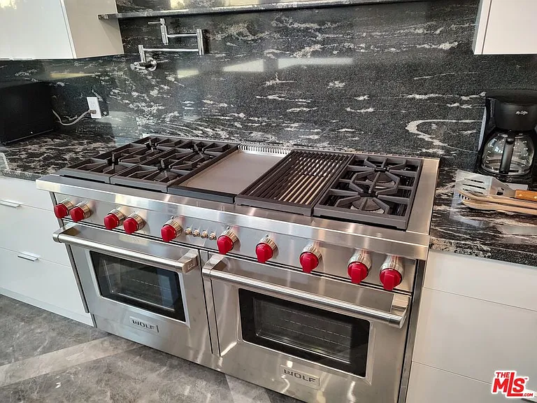 5900 N Winnetka Ave — Photo 6
