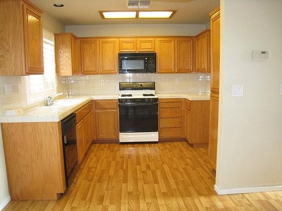 4th image of 3710 Bridlewood Cir