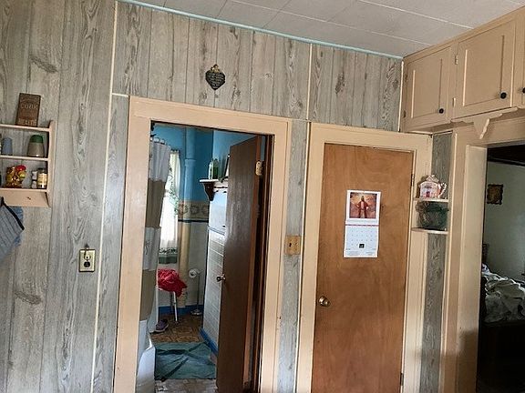 4th image of 1407 W Dubail St