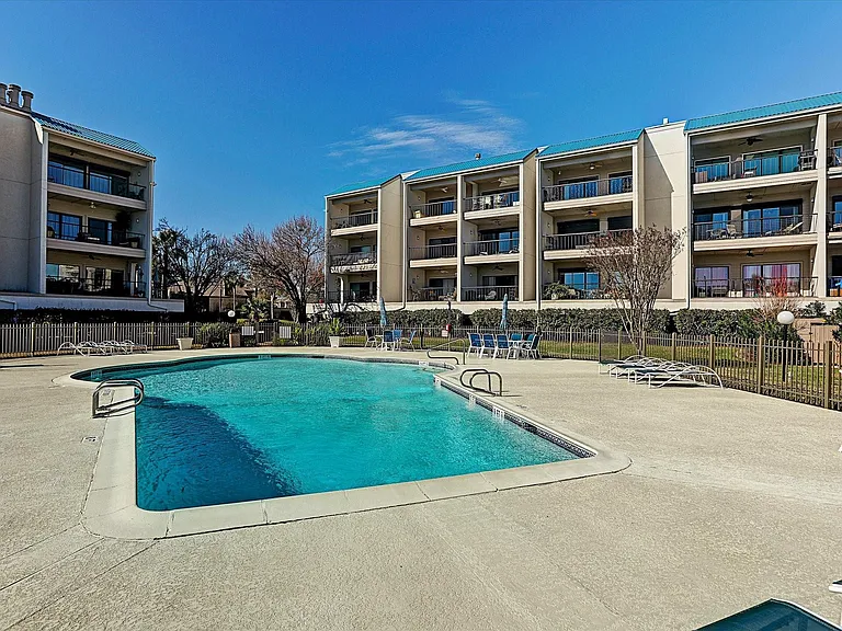 351 Lakeside Ln #201 — Photo 34