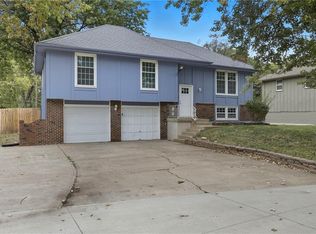 1416 SW 3rd St, Lees Summit, MO 64081