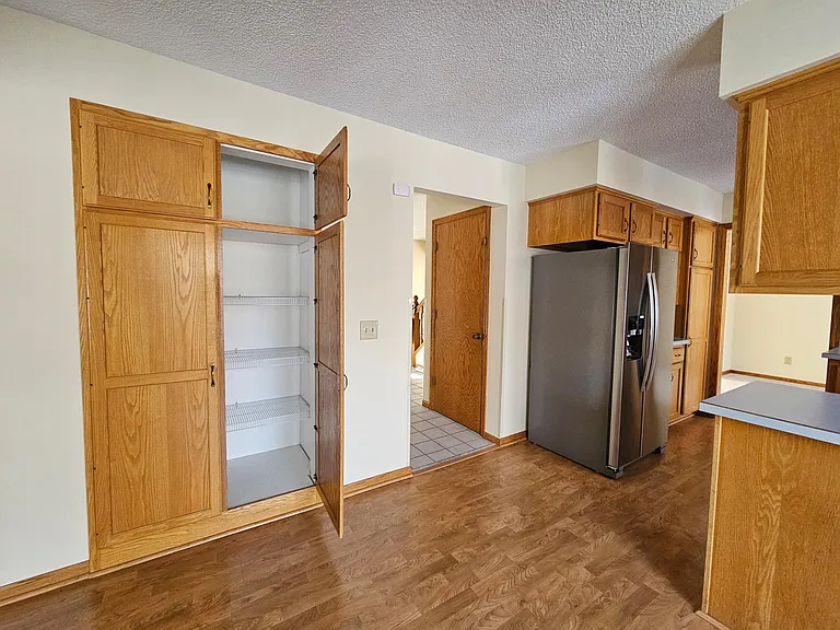 430 Zinnia Ln N — Photo 6