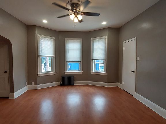 2nd image of 193 Baldwin Ave