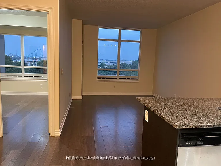 9245 Jane St #614 — Photo 10