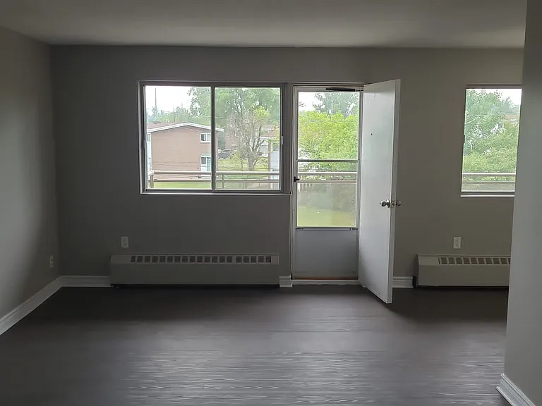 1 Humber Ct — Photo 19
