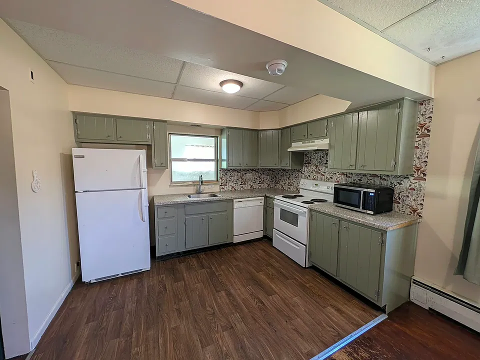 3156 Linwood Ave #3