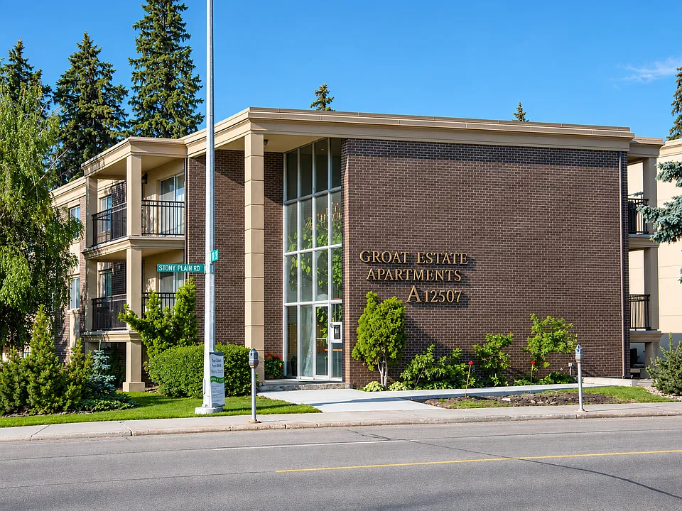 12507 Stony Plain Rd NW