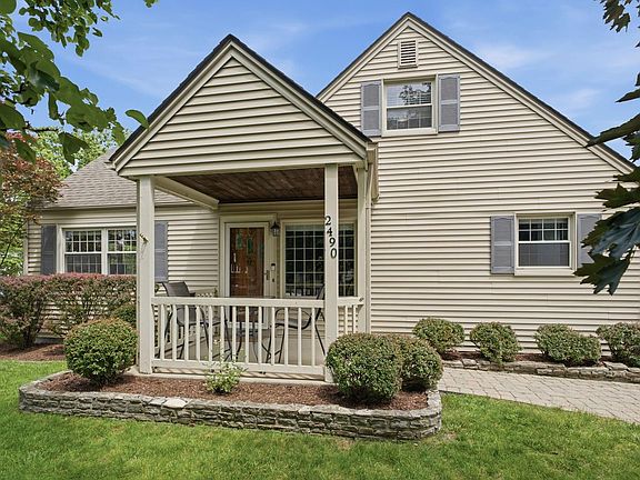 3rd image of 2490 Vassar Pl