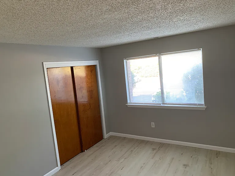 403 Edison Glen Ter — Photo 8