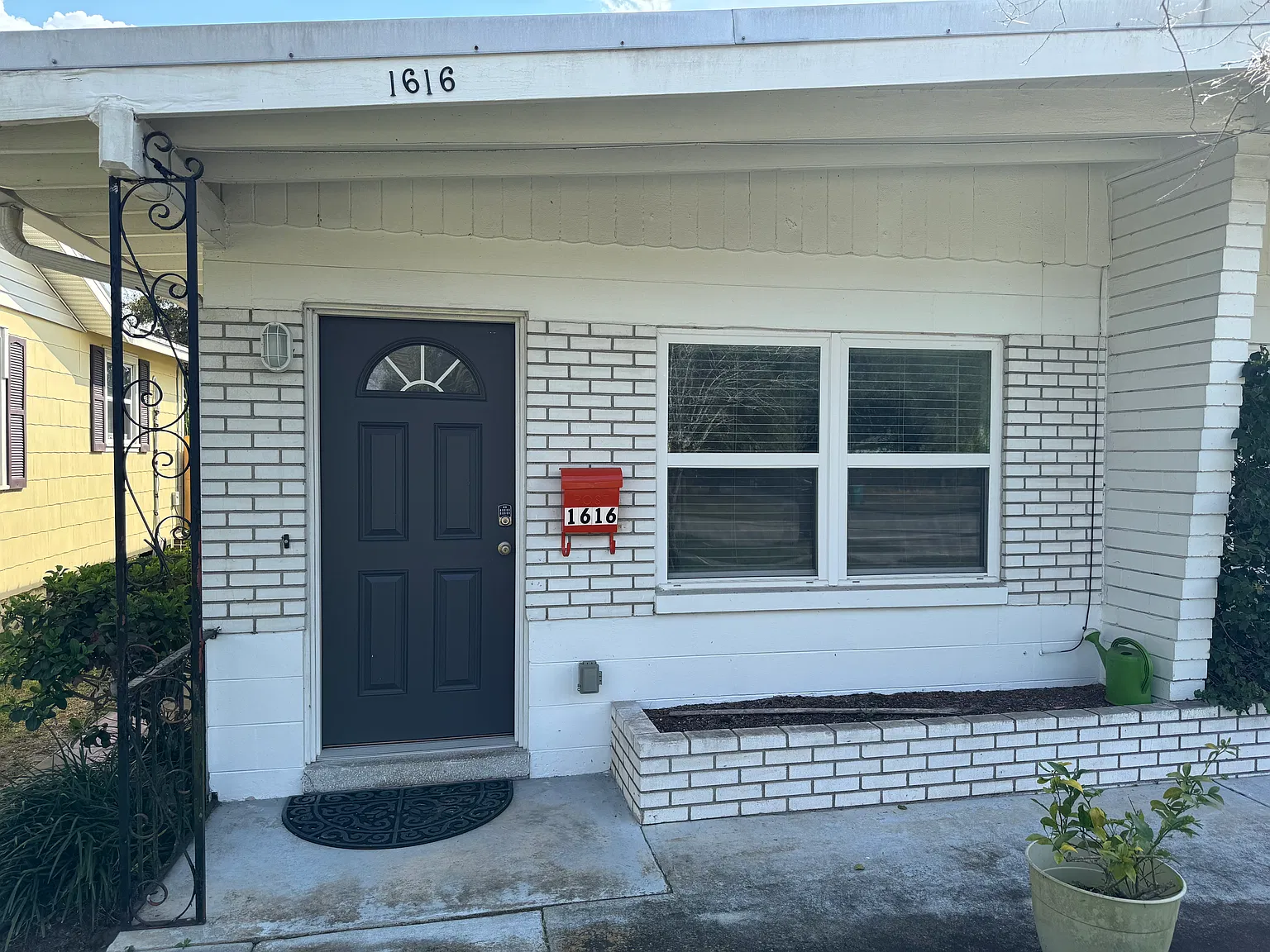 2 bed, 750 sqft, $1,600 — Photo 2