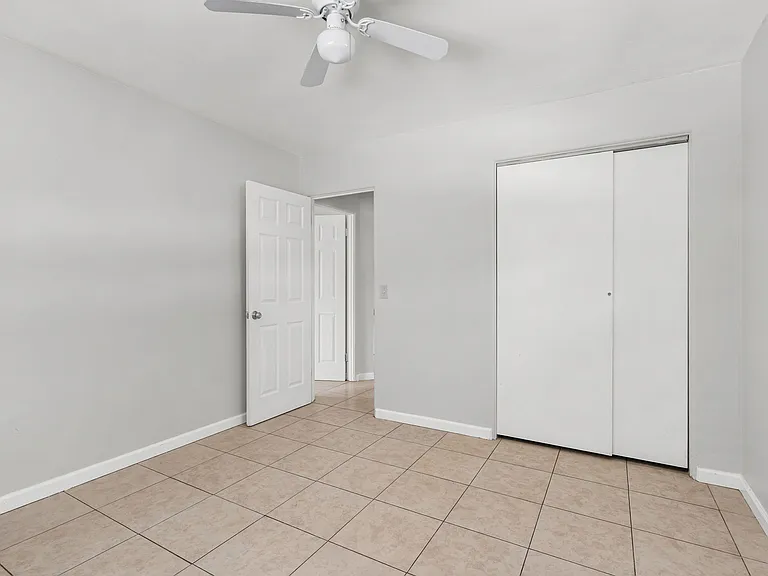 522 Florida Ave — Photo 16