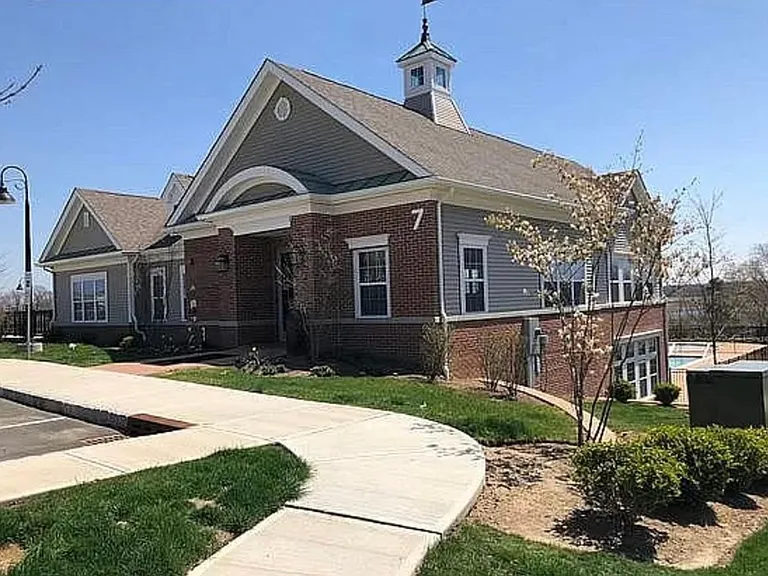 31 Woodlake Dr — Photo 25