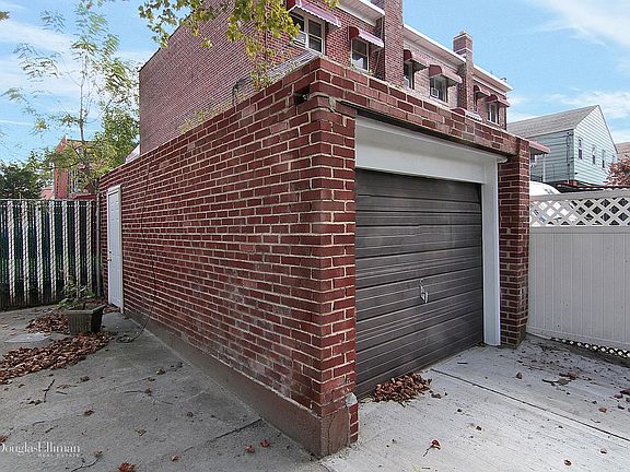 3rd image of 4232 Murdock Ave