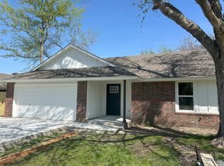 310 E Alton Ave, Oologah, OK 74053