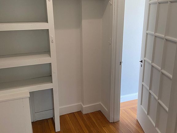 5th image of 2330 Larkin St APT 53