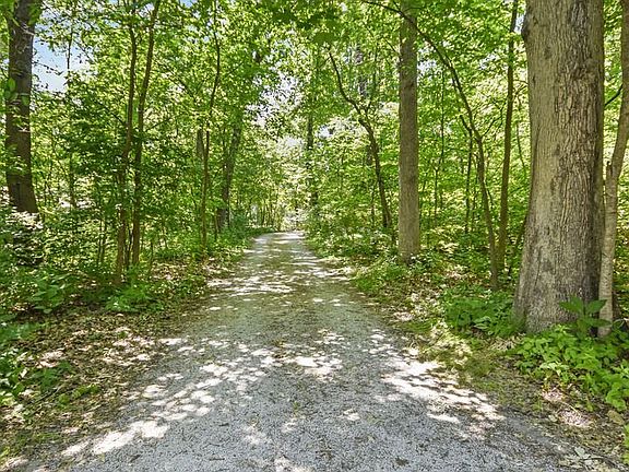 3rd image of 200 Deer Lakes Dr