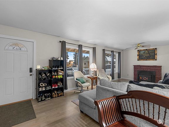 4th image of 1411 N Capri Drive