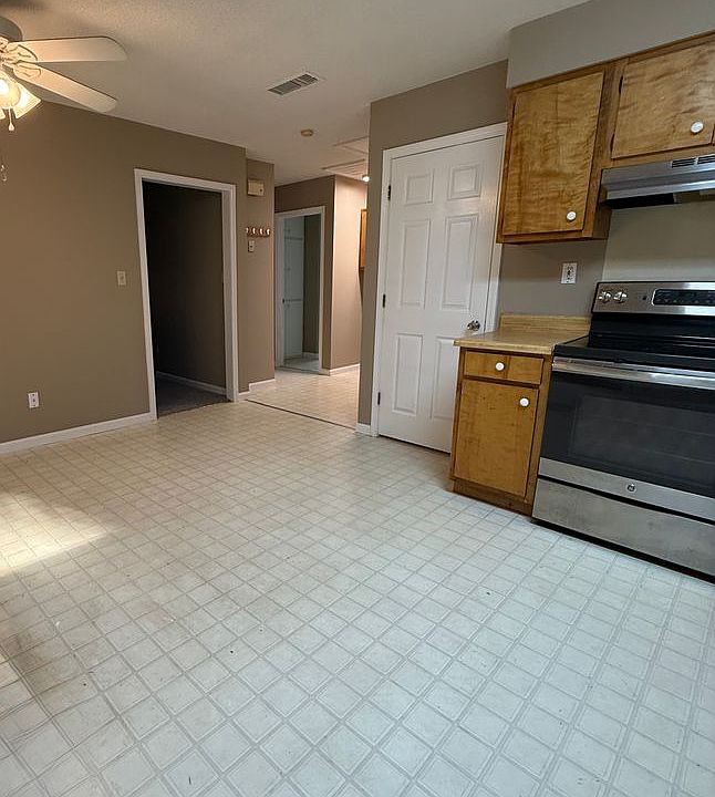 1st image of 660 Museum Rd #1