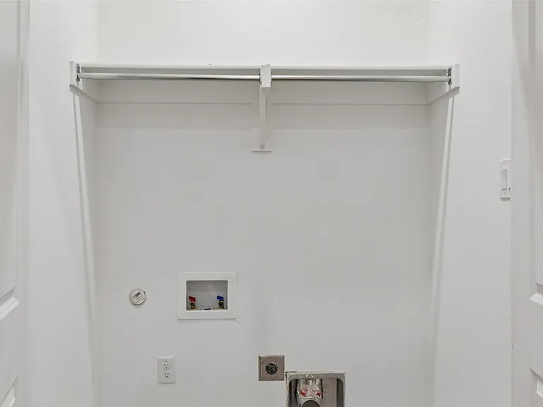 5647 Live Oak St #101 — Photo 30