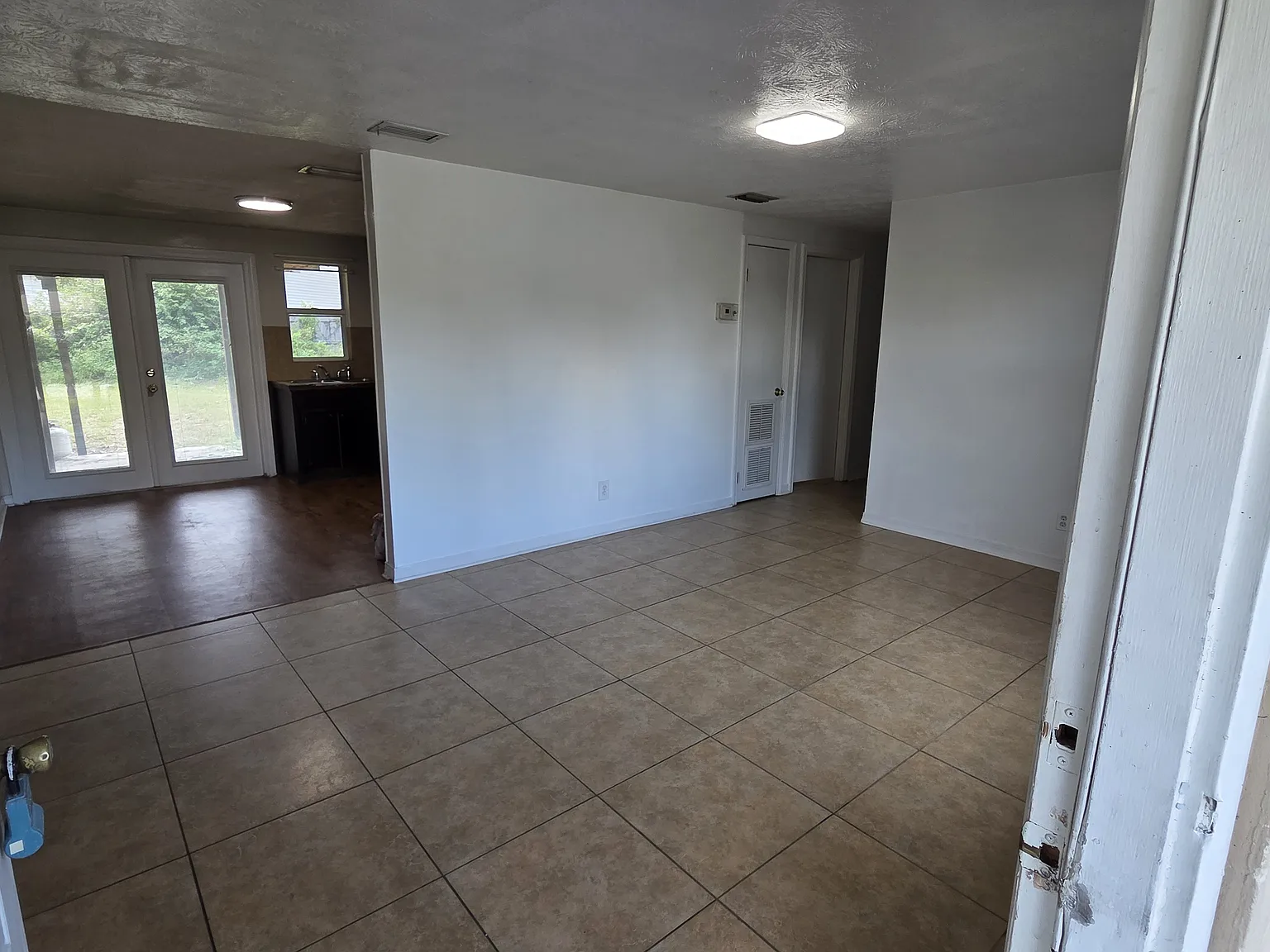 4 bed, 1032 sqft, $1,500 — Photo 3