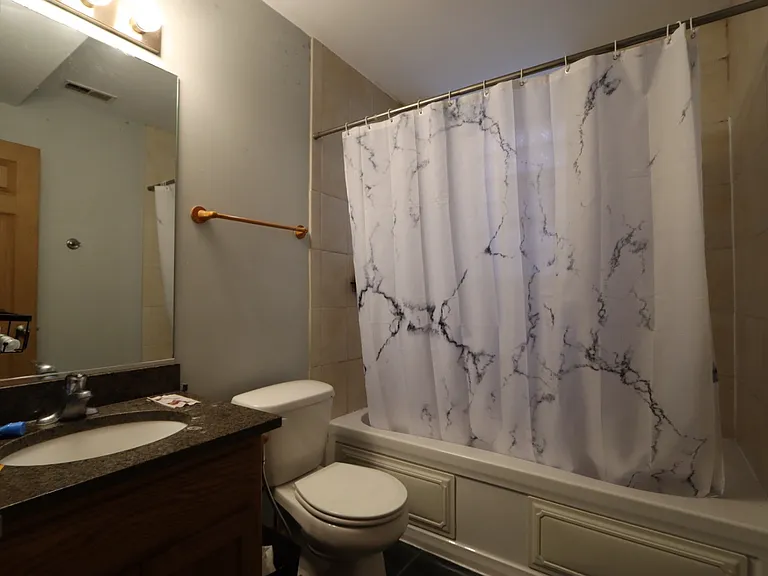 800 S Claremont Ave #GRD — Photo 13