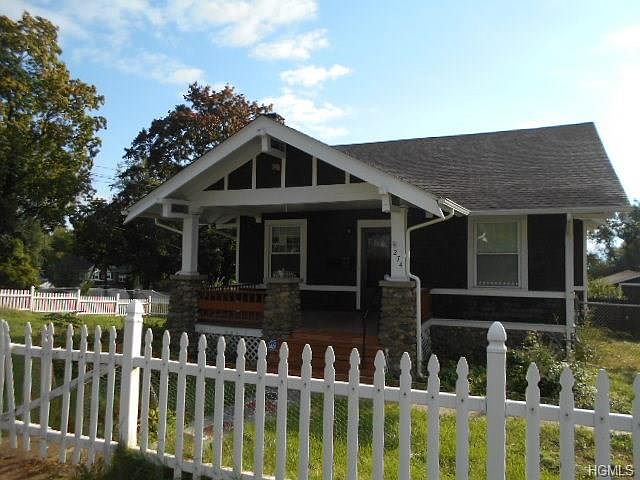 1st image of 274 Carpenter Ave