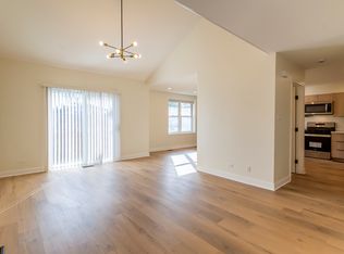 406 S Cass Ave, Westmont, IL 60559