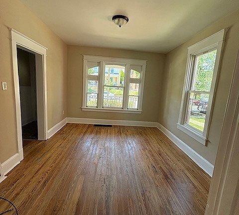 3rd image of 314 Westside Ave
