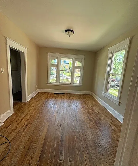 314 Westside Ave — Photo 3