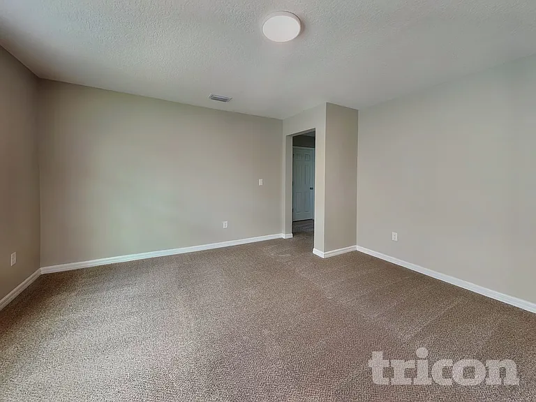 12930 Oak Hill Way — Photo 14