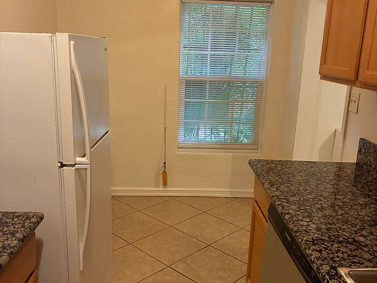 800 Las palmas LLC — Photo 21