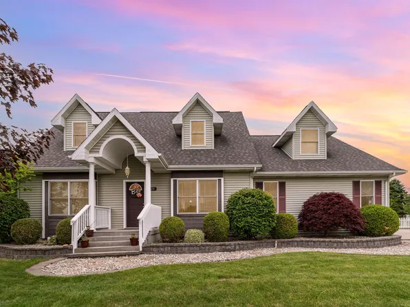 424 Gale Ct, Ithaca, MI 48847