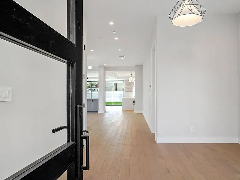 1728 S Shenandoah St — Photo 4
